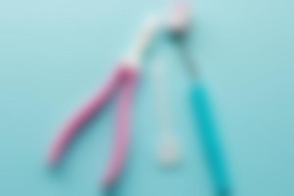 一口亮白牙齿是怎样炼成的？5种美白牙方法全解析